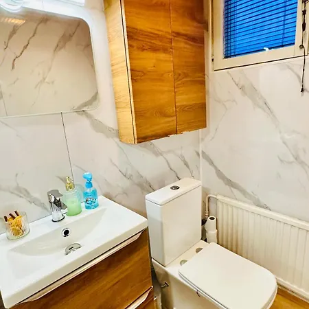 Huoneisto Reindeer - Komfortowy Dom W Sercu Laponii!