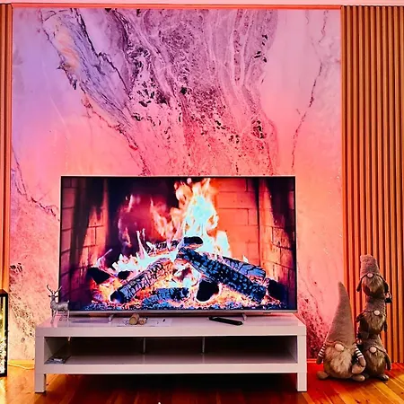 Huoneisto Reindeer - Komfortowy Dom W Sercu Laponii! *